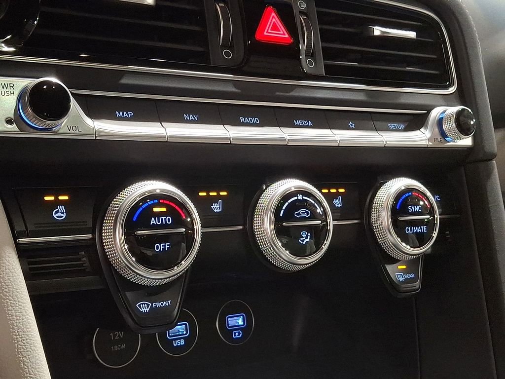 Used 2023 Genesis G70 3.3T image 13