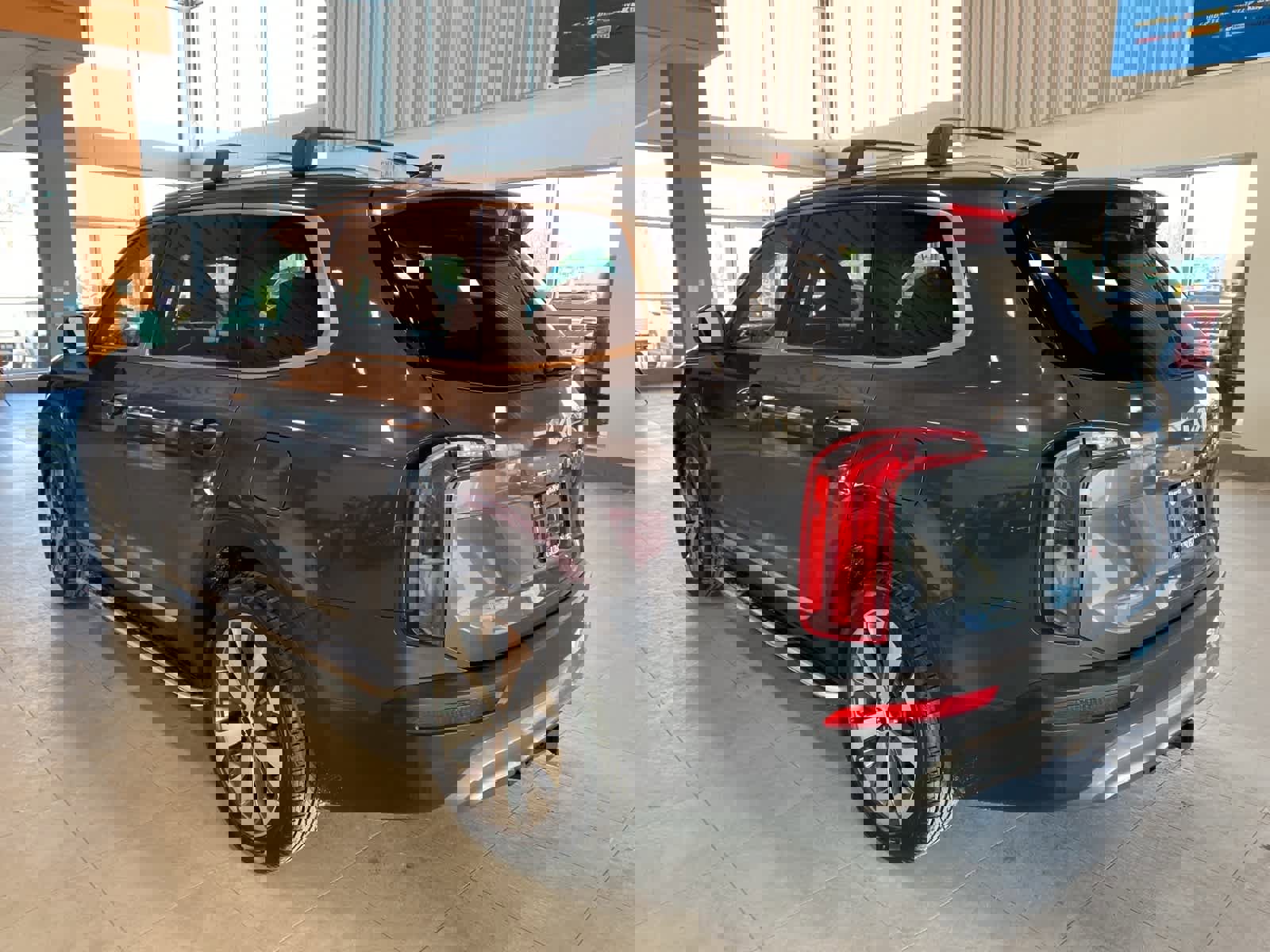 Used 2022 Kia Telluride S image 3