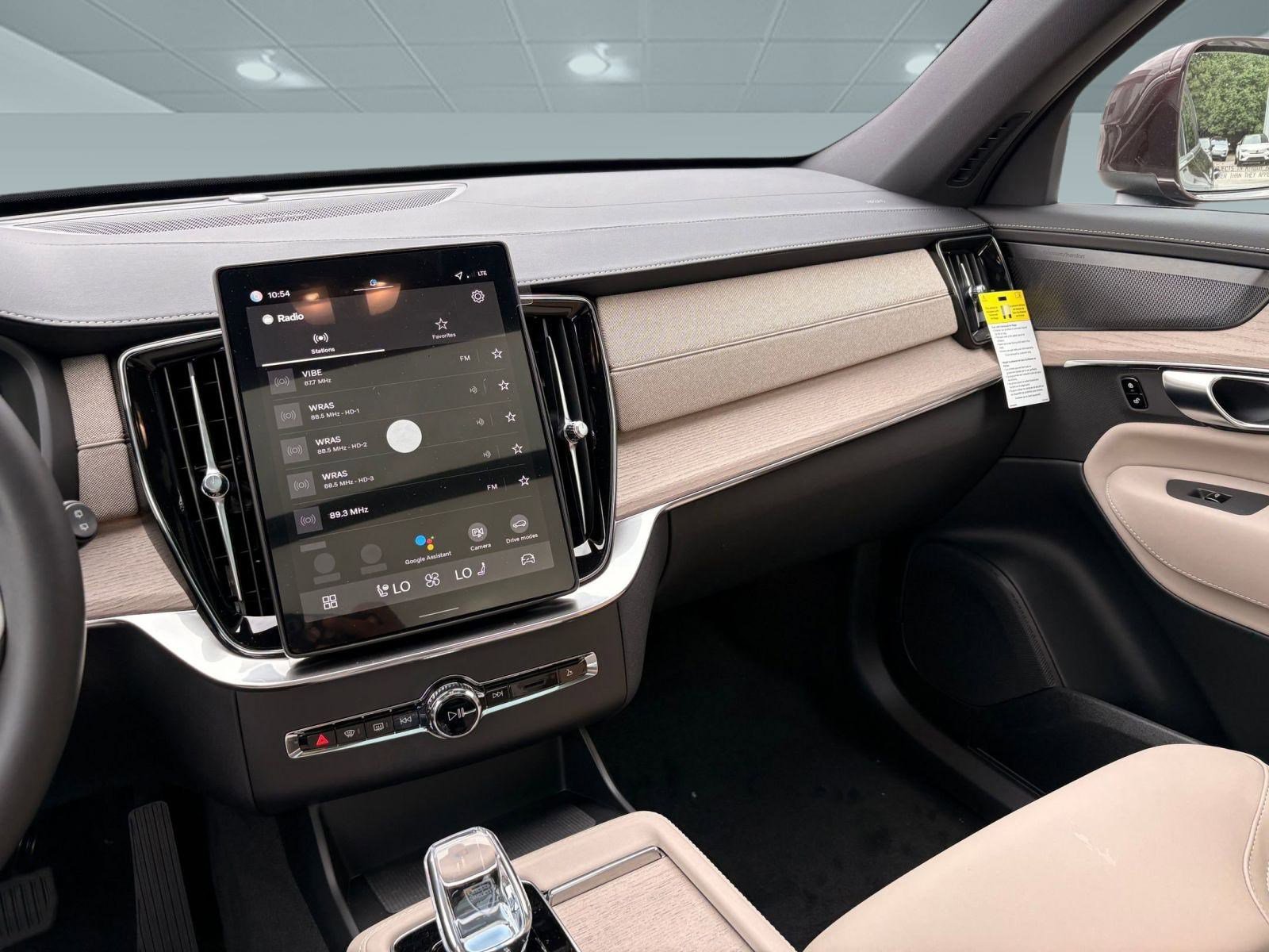 New 2026 Volvo XC90 B6 Plus w/ Protection Package image 24