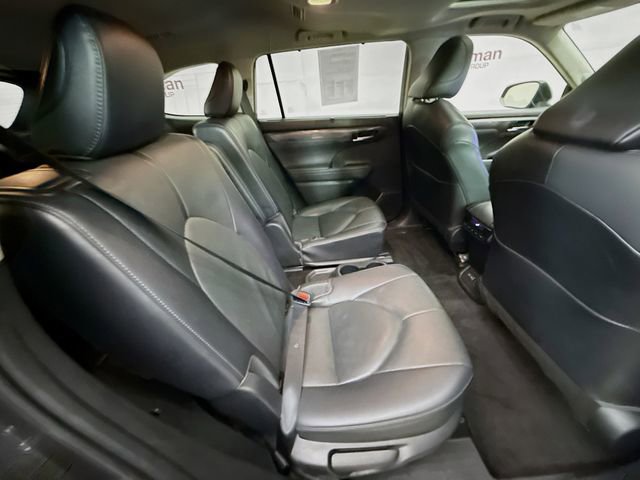 Used 2023 Toyota Highlander Limited image 29