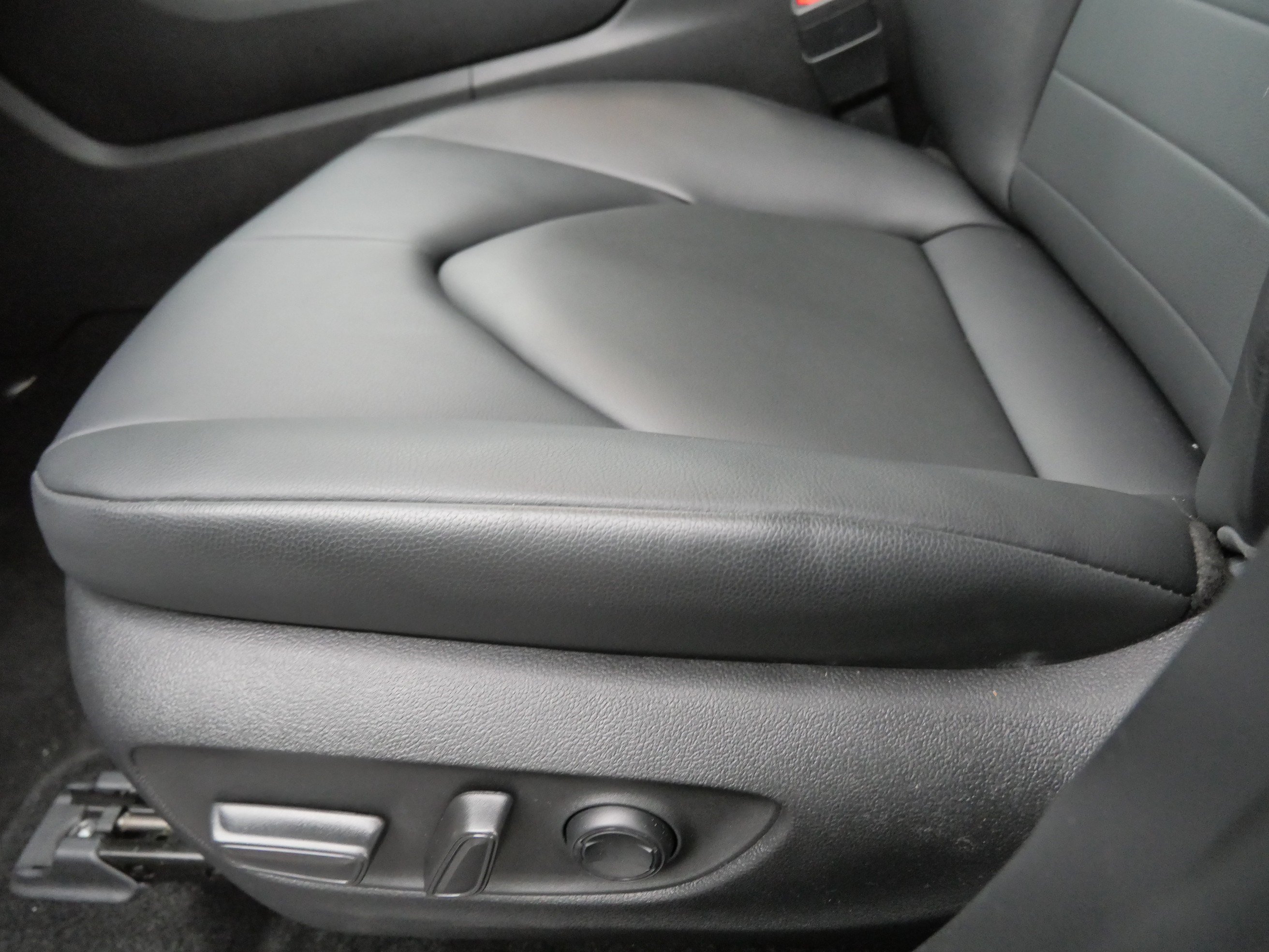 Used 2025 Toyota Highlander XLE AWD/4WD image 21