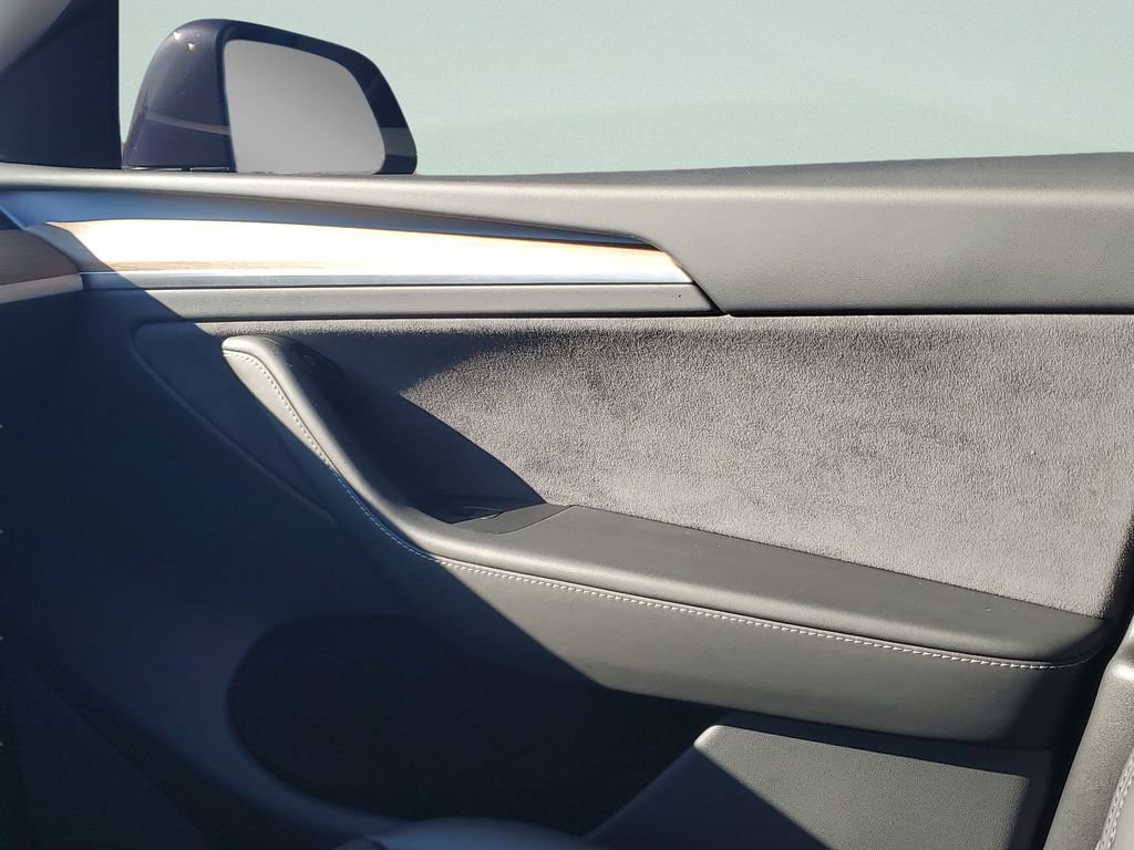 Used 2024 Tesla Model Y Performance image 16