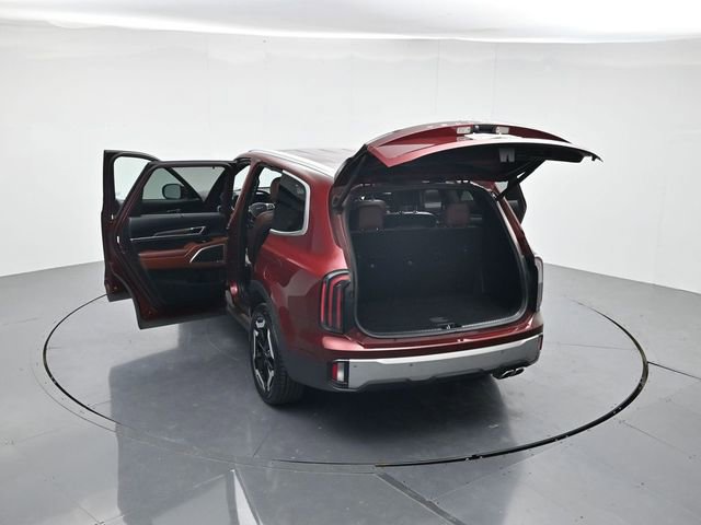 Used 2023 Kia Telluride EX w/ EX Captain's Chair Package FWD image 42