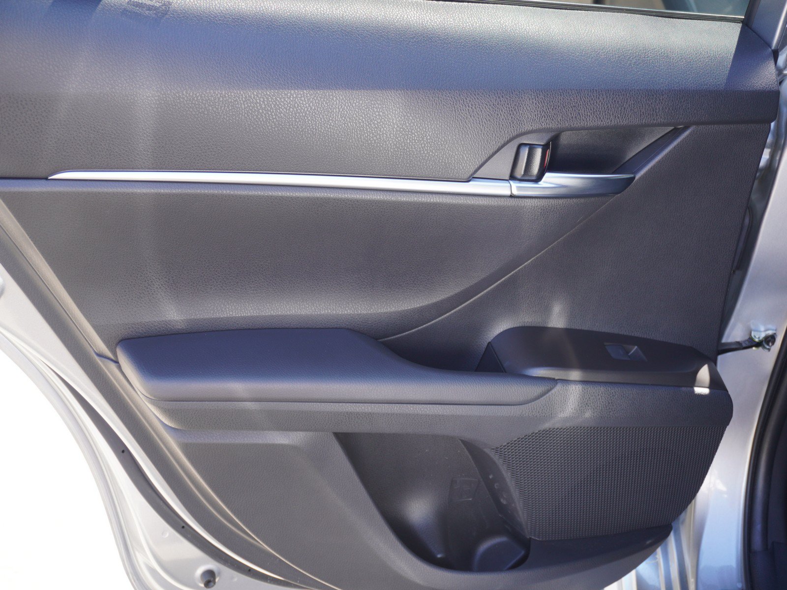 Used 2021 Toyota Camry SE FWD image 12