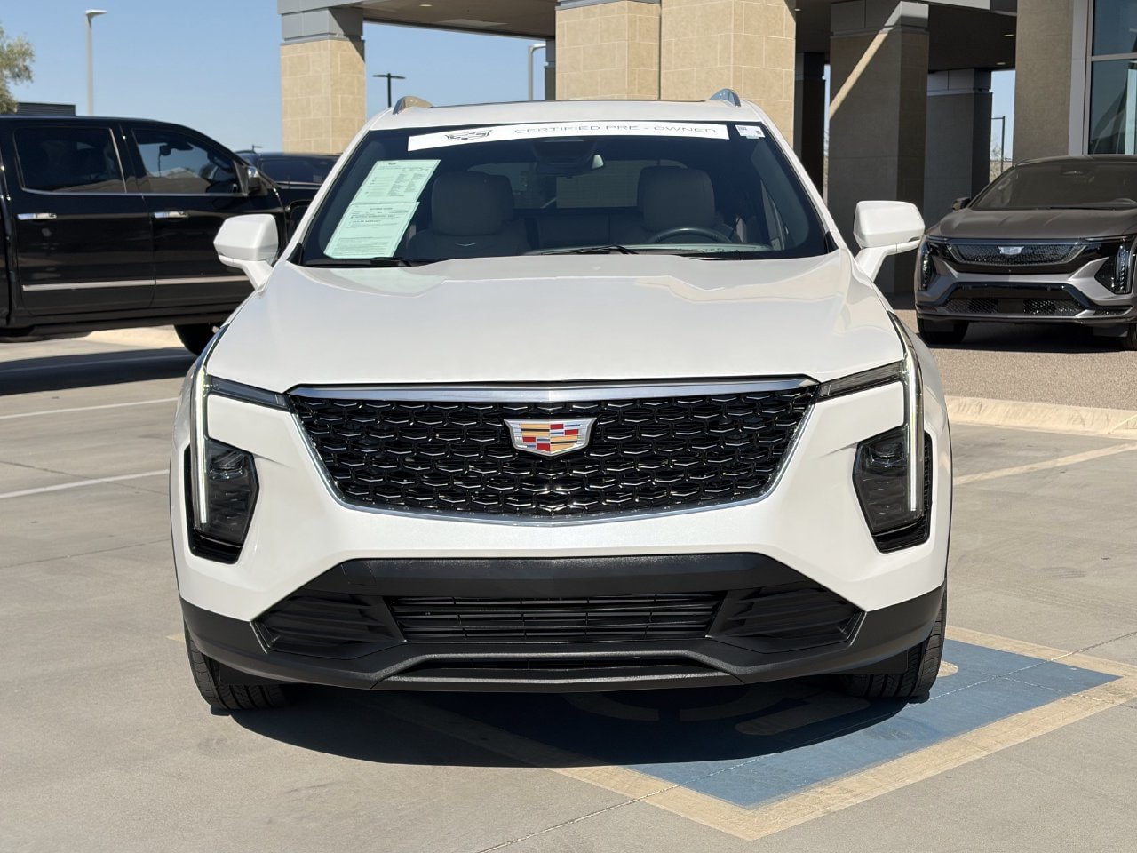 Certified 2024 Cadillac XT4 Luxury w/ Cold Weather Package FWD image 2