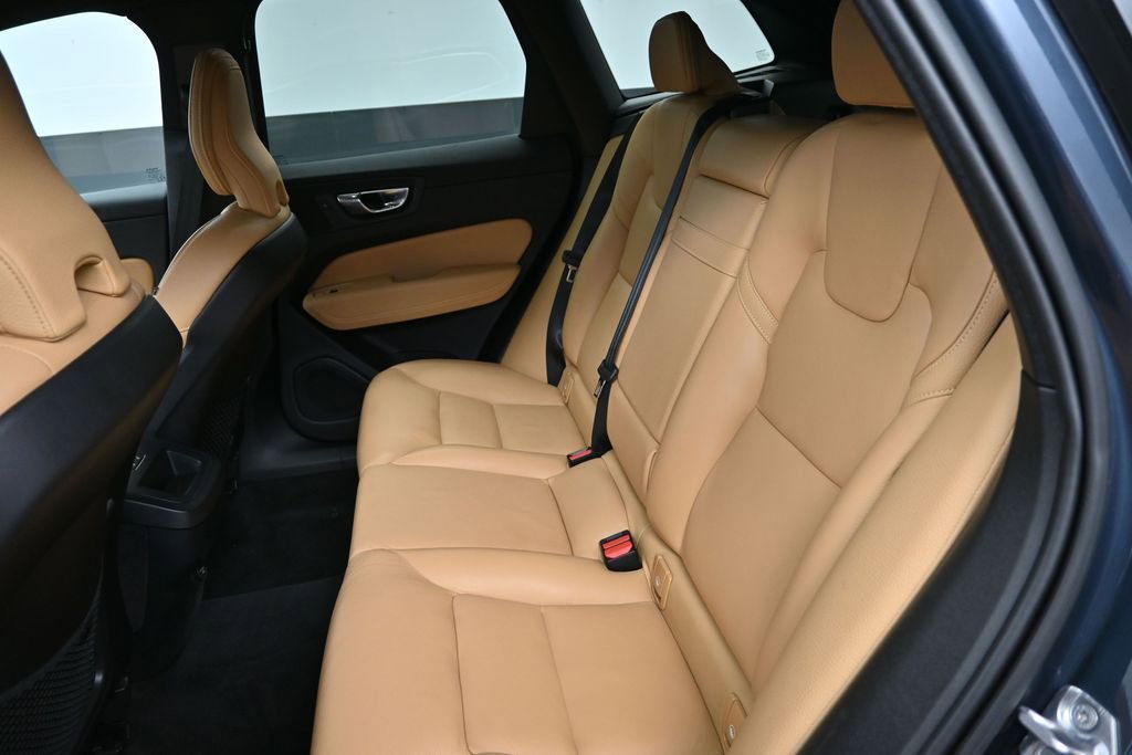 Used 2020 Volvo XC60 T5 Momentum AWD/4WD image 15