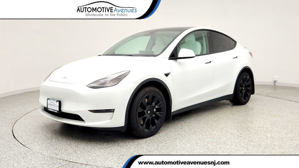 Used 2023 Tesla Model Y Long Range image 1