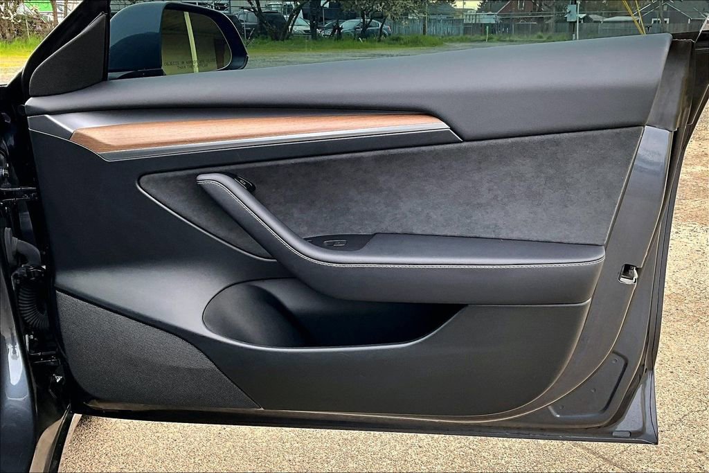 Used 2023 Tesla Model 3 Performance image 23