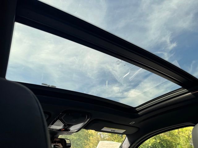 Certified 2024 BMW X4 M40i w/ Premium Package image 14