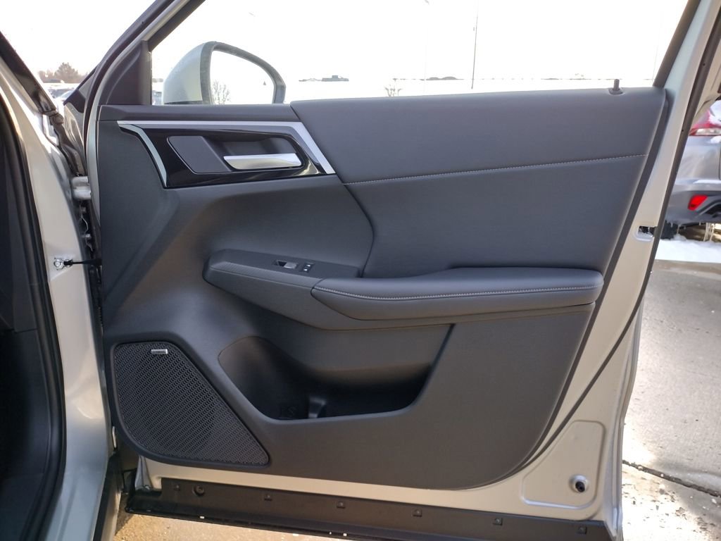 New 2026 Mitsubishi Outlander SE image 32