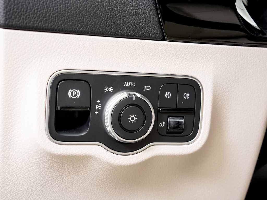 Used 2025 Mercedes-Benz GLA 250 4MATIC image 10