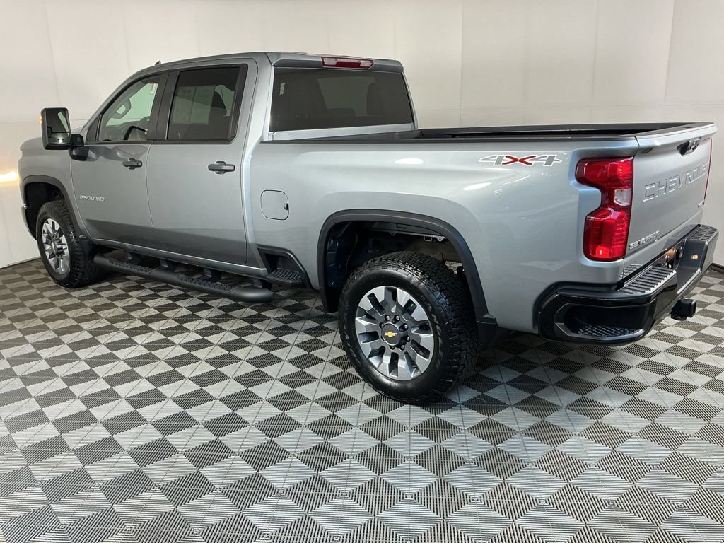 Used 2024 Chevrolet Silverado 2500 Custom w/ Custom Convenience Package AWD/4WD image 11