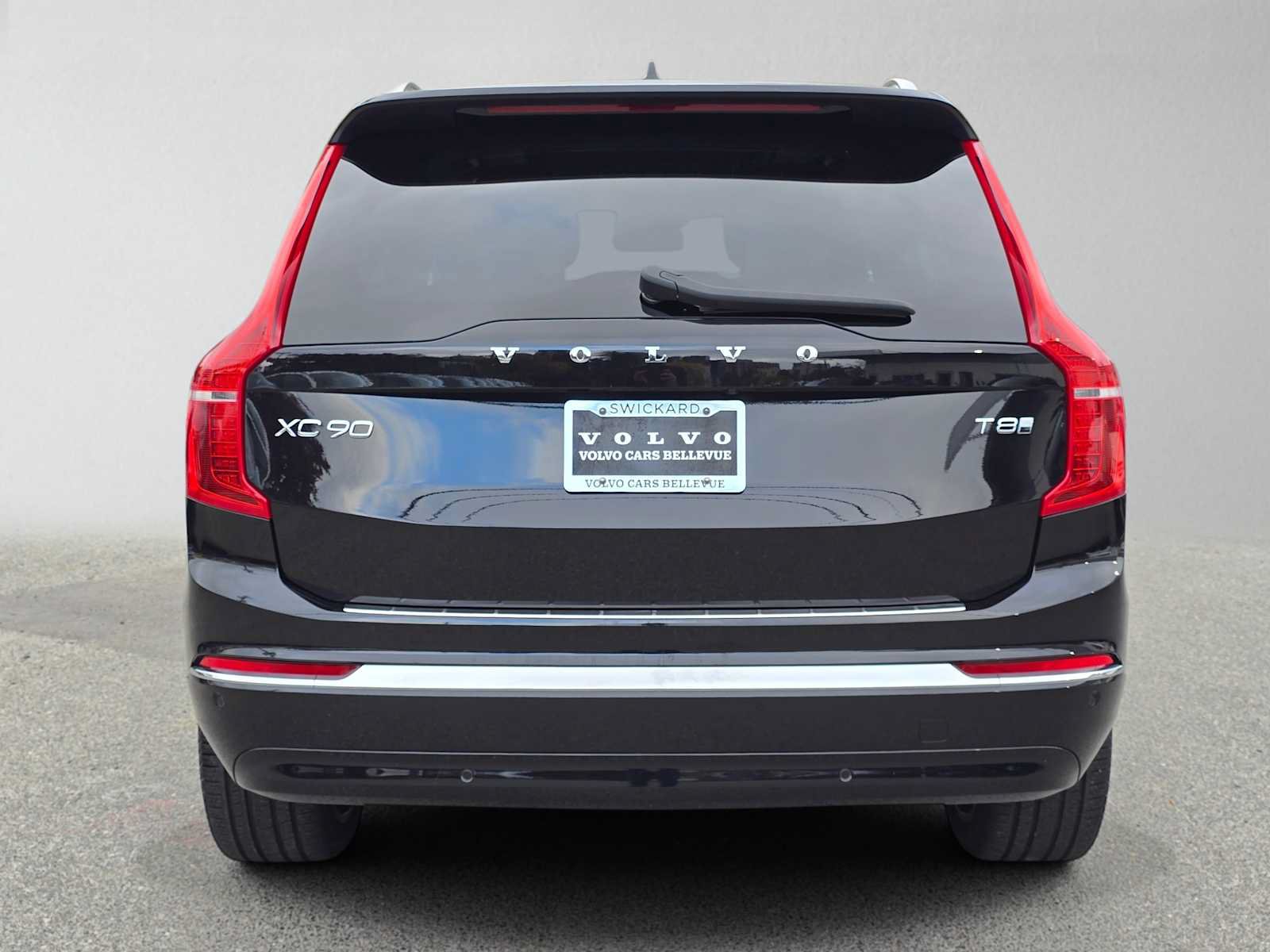 Certified 2025 Volvo XC90 T8 Plus w/ Protection Package Premier AWD/4WD image 5