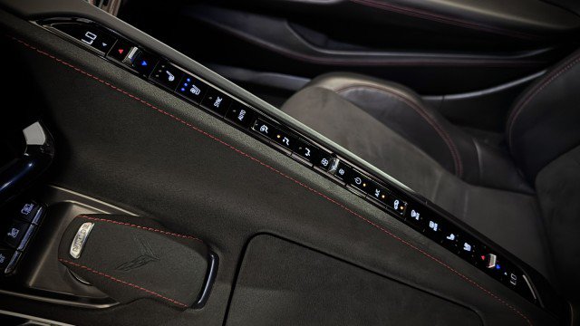 Used 2024 Chevrolet Corvette Stingray Premium Cpe w/ Z51 Performance Package RWD image 9