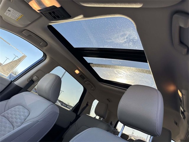 New 2025 Nissan Pathfinder SV w/ SV Premium Package image 17