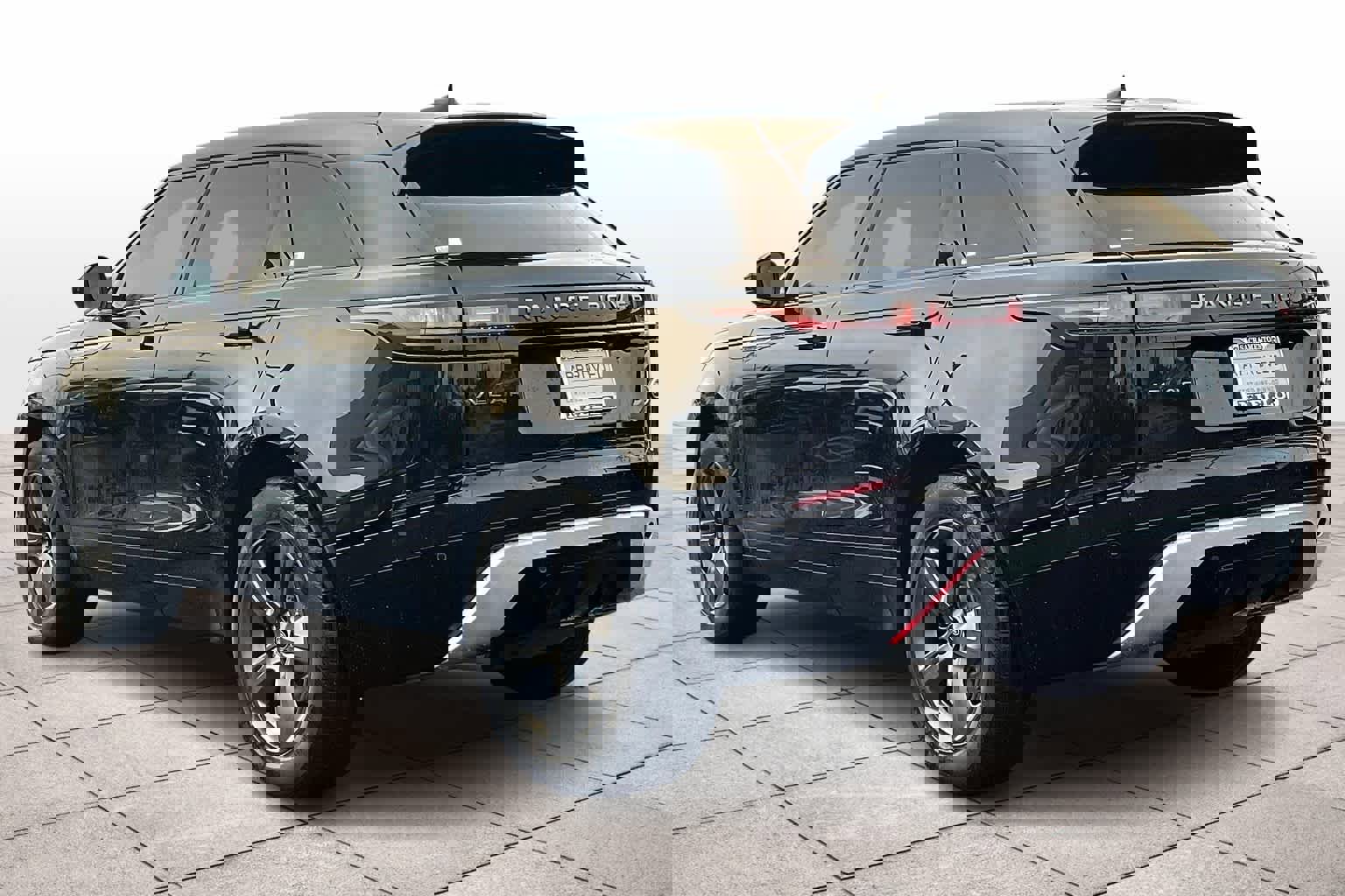 Used 2023 Land Rover Range Rover Velar R-Dynamic S image 16