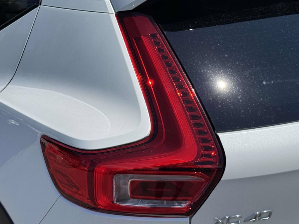 Certified 2024 Volvo XC40 B5 Plus w/ Protection Package Premier AWD/4WD image 12