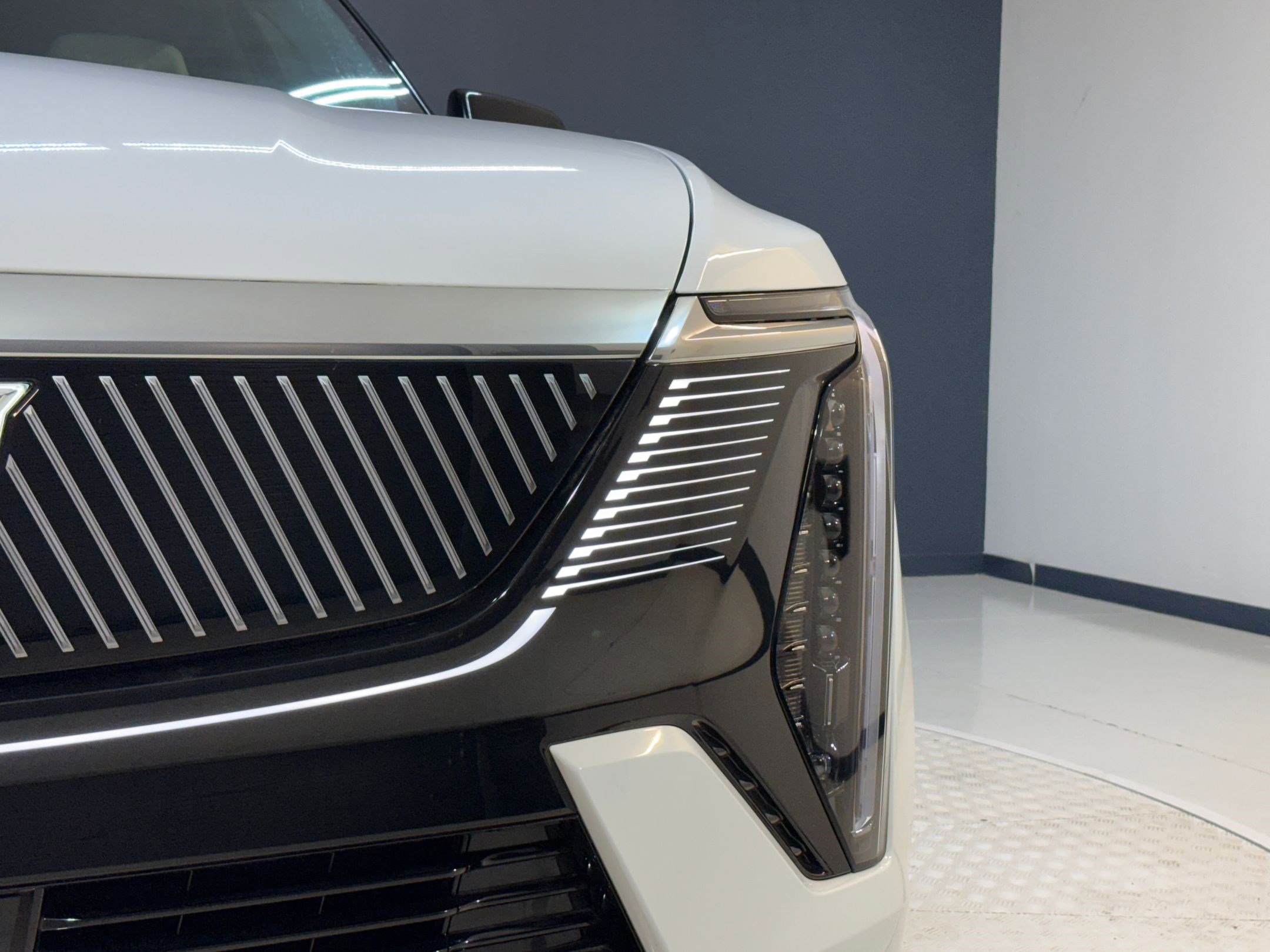 New 2025 Cadillac Escalade IQ Luxury 1 w/ Smart Trailering package image 23