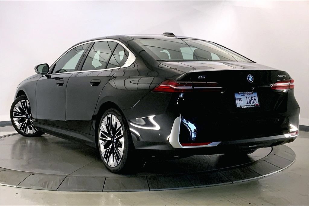 New 2026 BMW i5 eDrive40 w/ Premium Package AWD/4WD image 2
