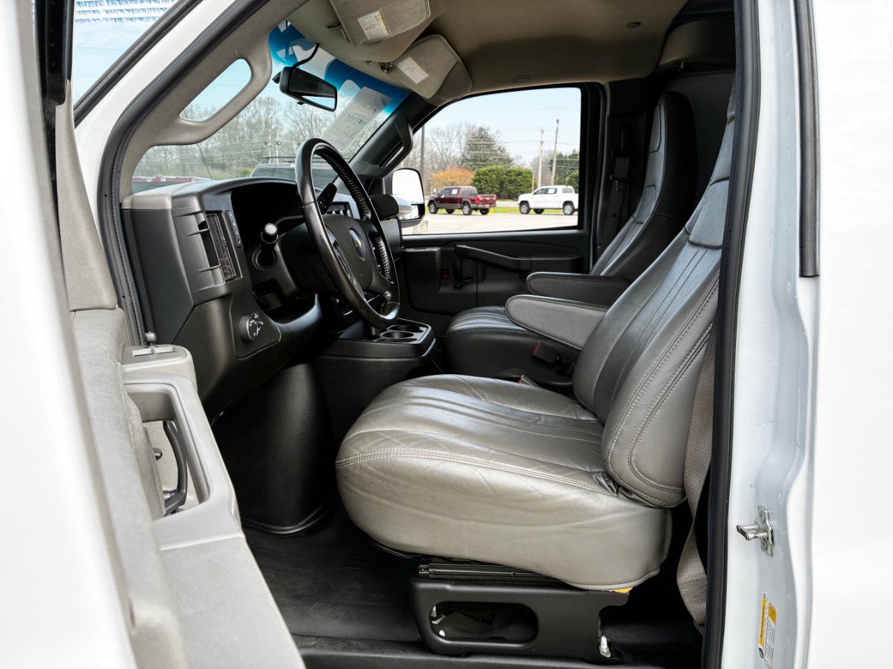 Used 2023 Chevrolet Express 2500 1500 Cargo w/ Driver Convenience Package image 11