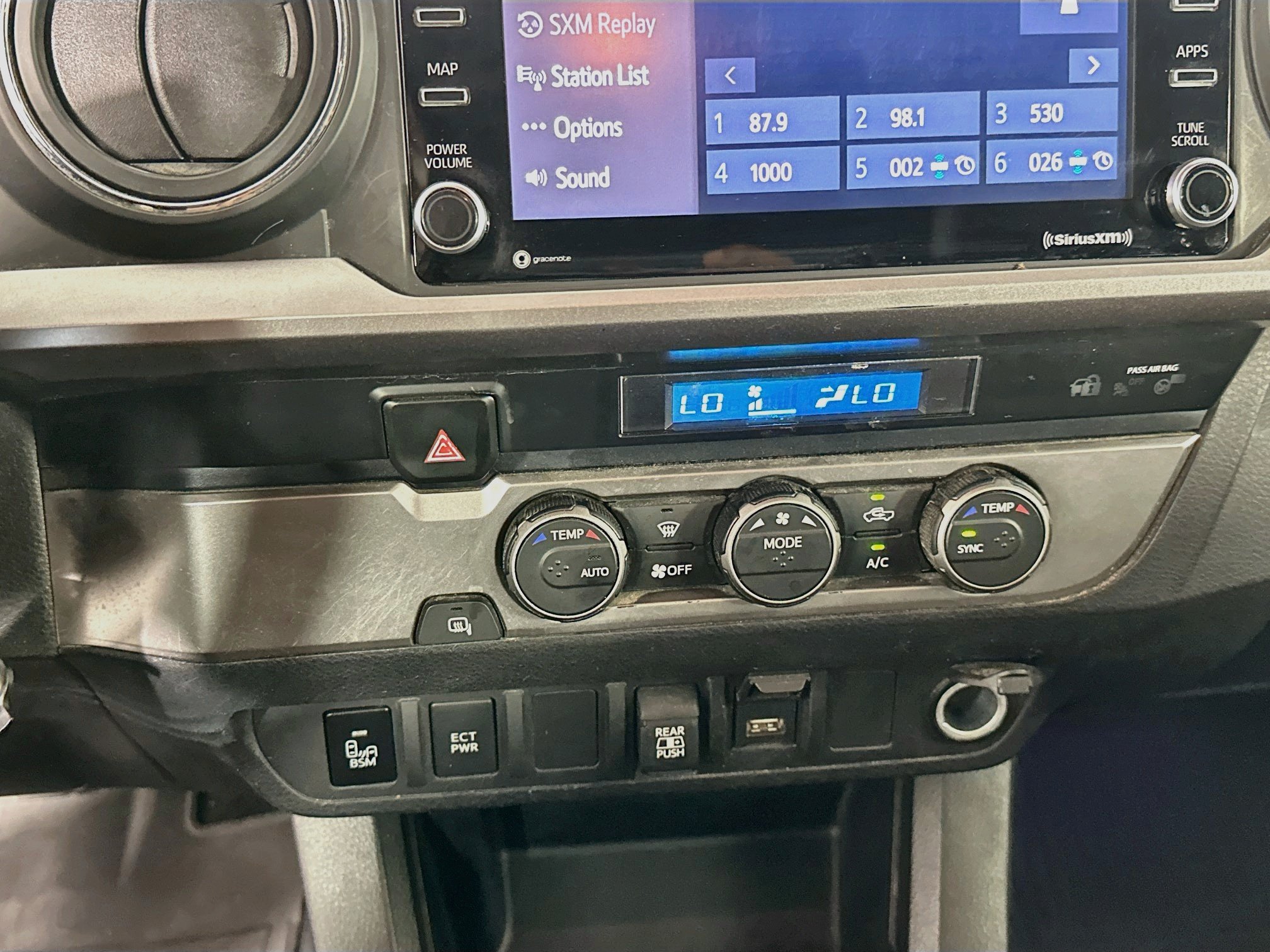 Used 2022 Toyota Tacoma SR5 w/ Technology Package RWD image 23