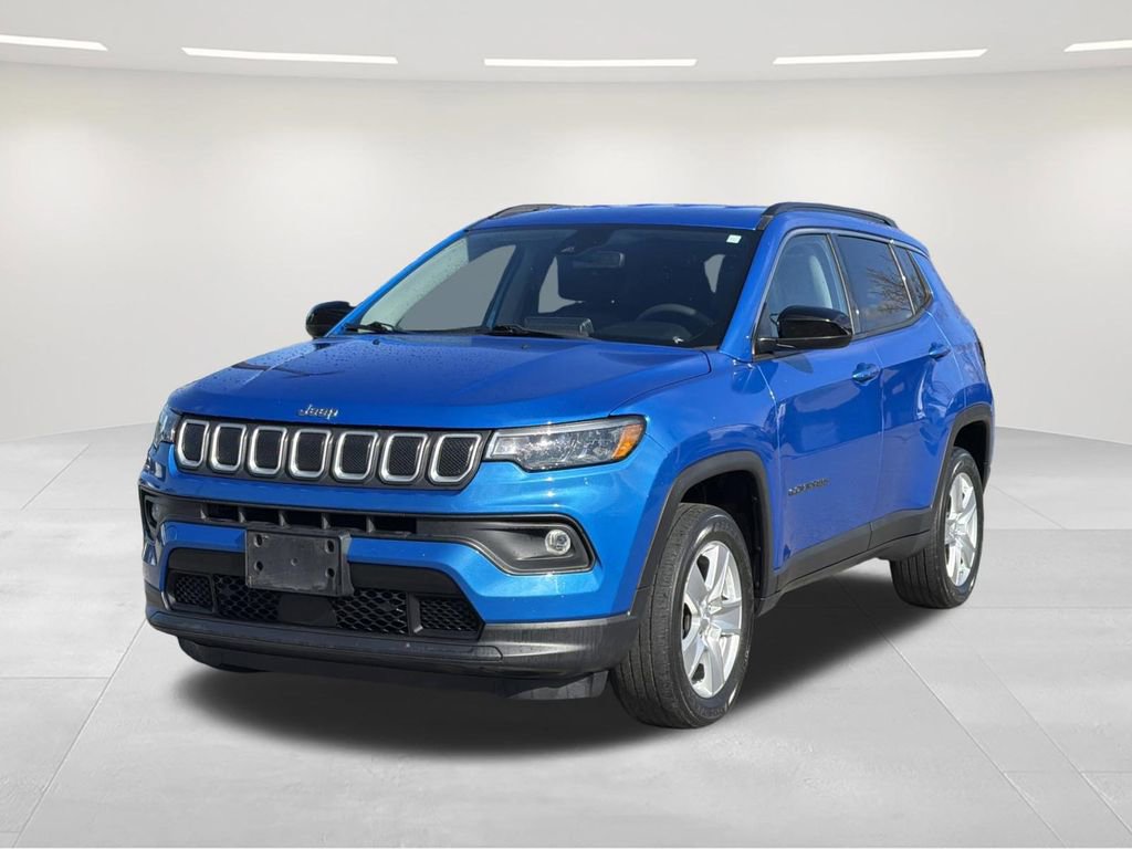 Used 2022 Jeep Compass Latitude image 1