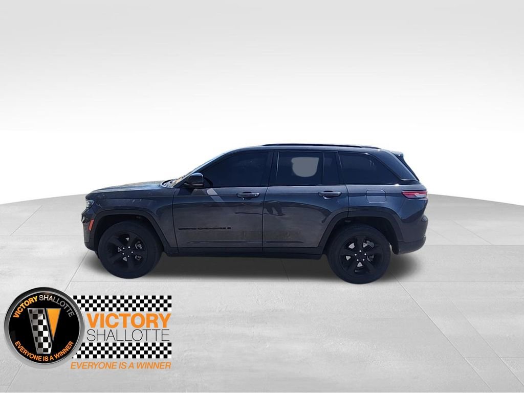 Used 2023 Jeep Grand Cherokee Altitude image 18