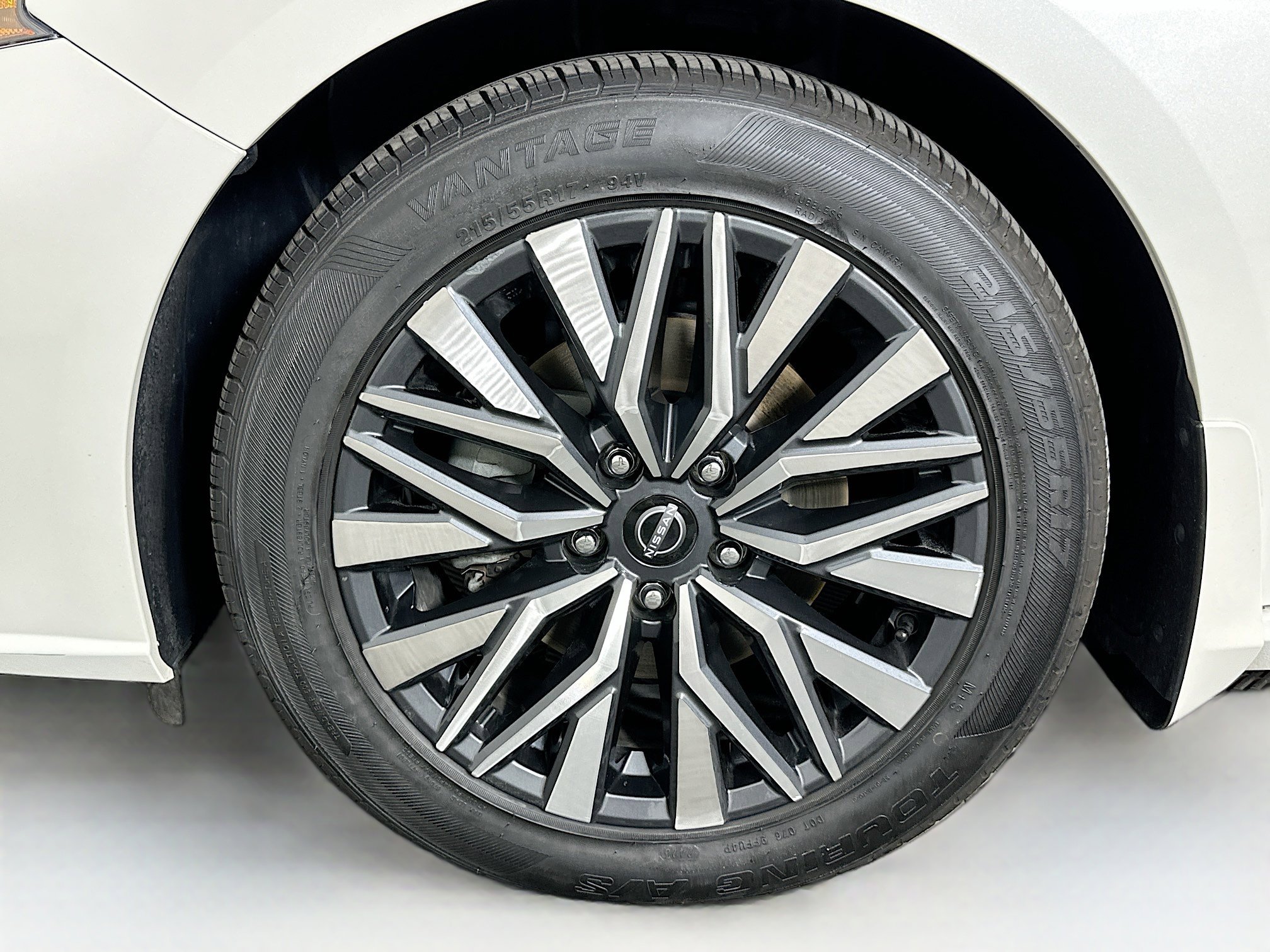 Used 2023 Nissan Altima 2.5 SV w/ SV Premium Package FWD image 11