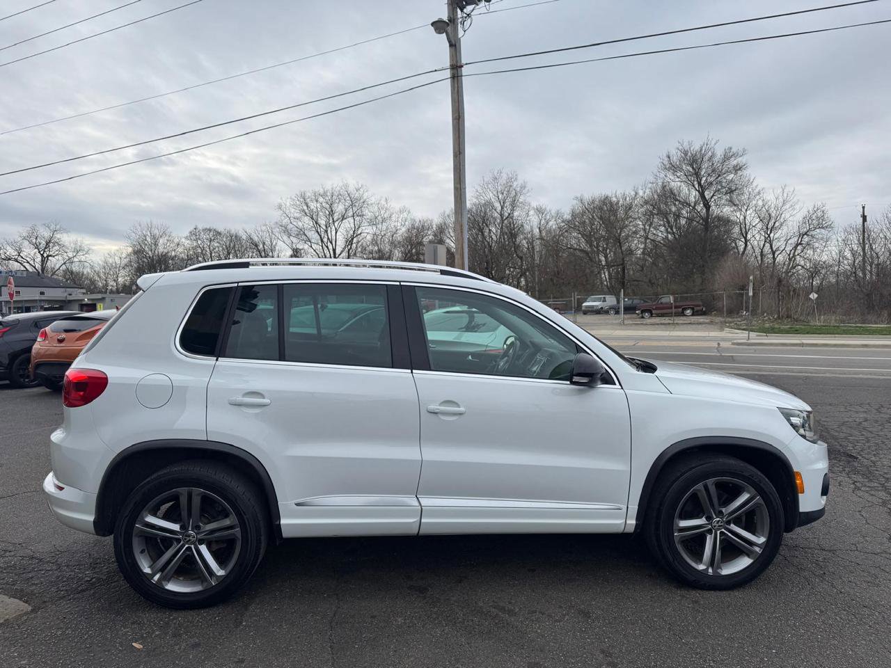 Used 2017 Volkswagen Tiguan Sport image 5