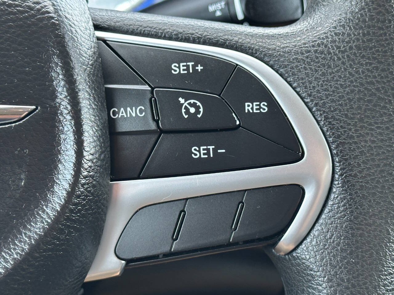 Used 2016 Chrysler 200 Limited FWD image 28