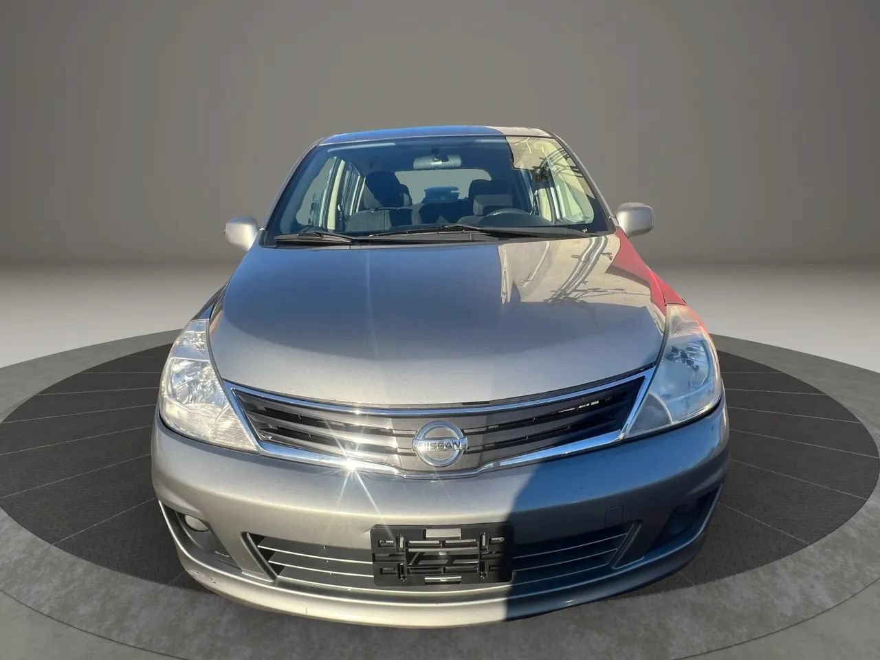 Used 2011 Nissan Versa Hatchback w/ Navigation/Satellite Pkg FWD image 7