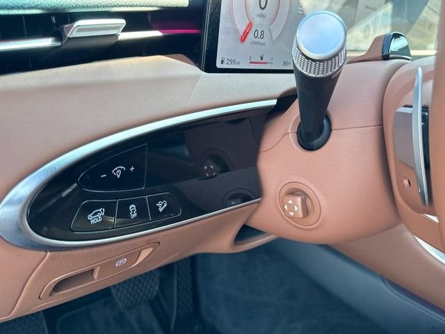 Certified 2026 Genesis GV70 2.5T Advanced AWD/4WD image 17