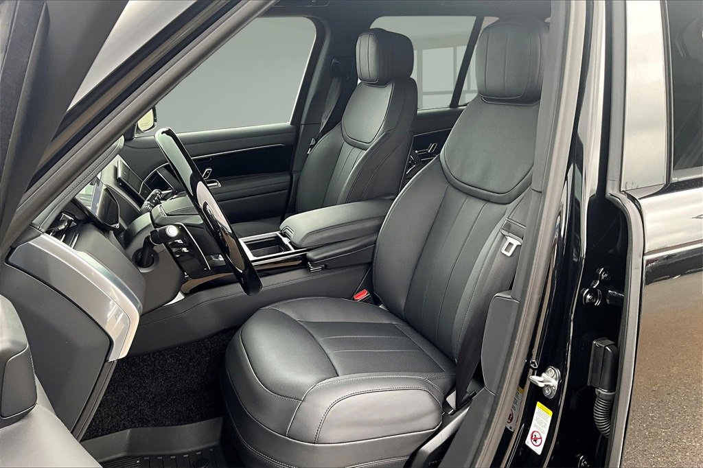 New 2025 Land Rover Range Rover SE image 9