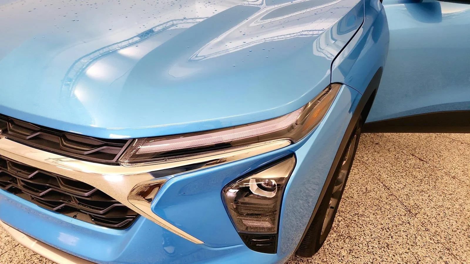 Used 2025 Chevrolet Trax LT w/ Driver Confidence Package FWD image 32