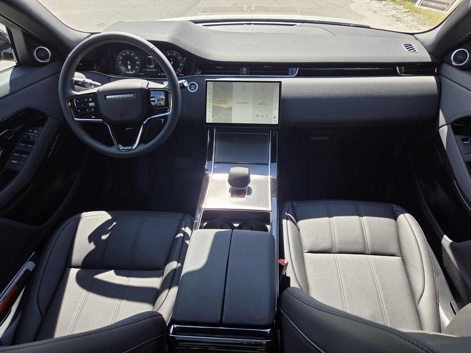 New 2026 Land Rover Range Rover Evoque S image 4