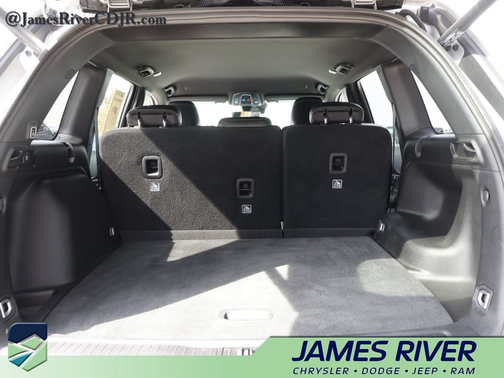 Used 2025 Jeep Grand Cherokee Altitude AWD/4WD image 14