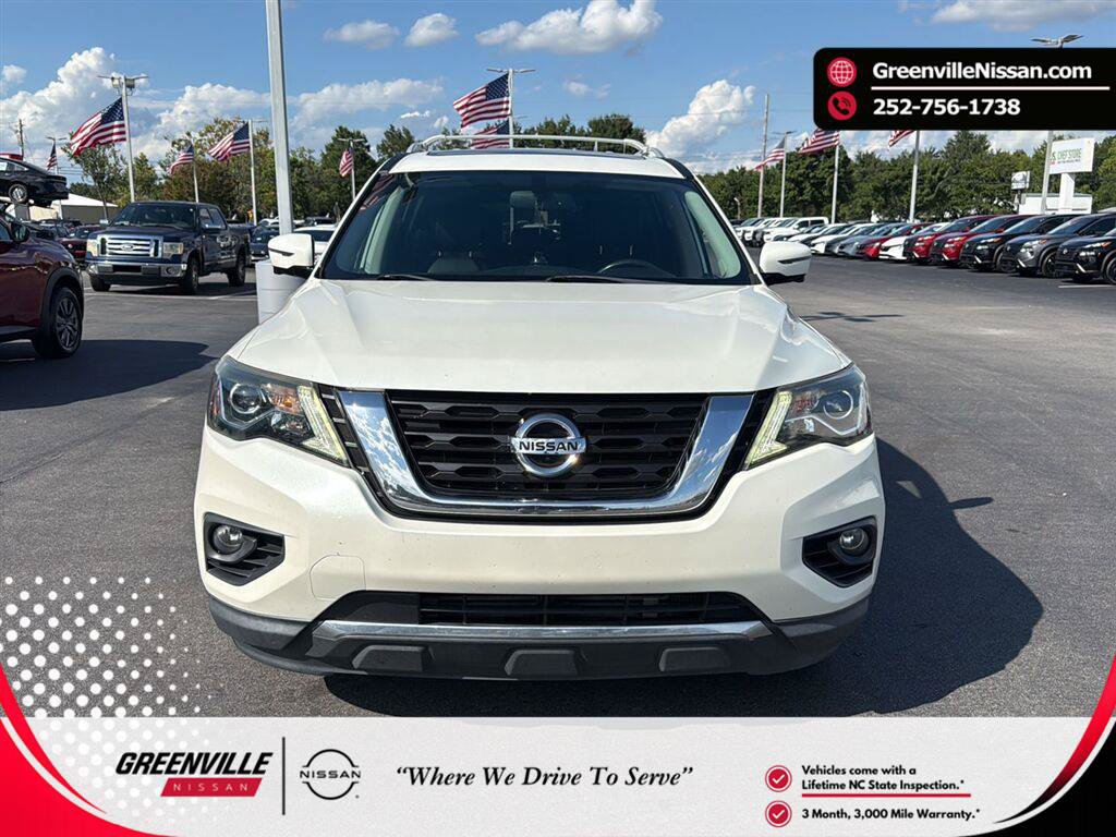 Used 2017 Nissan Pathfinder Platinum w/ Family Entertainment Package FWD image 1