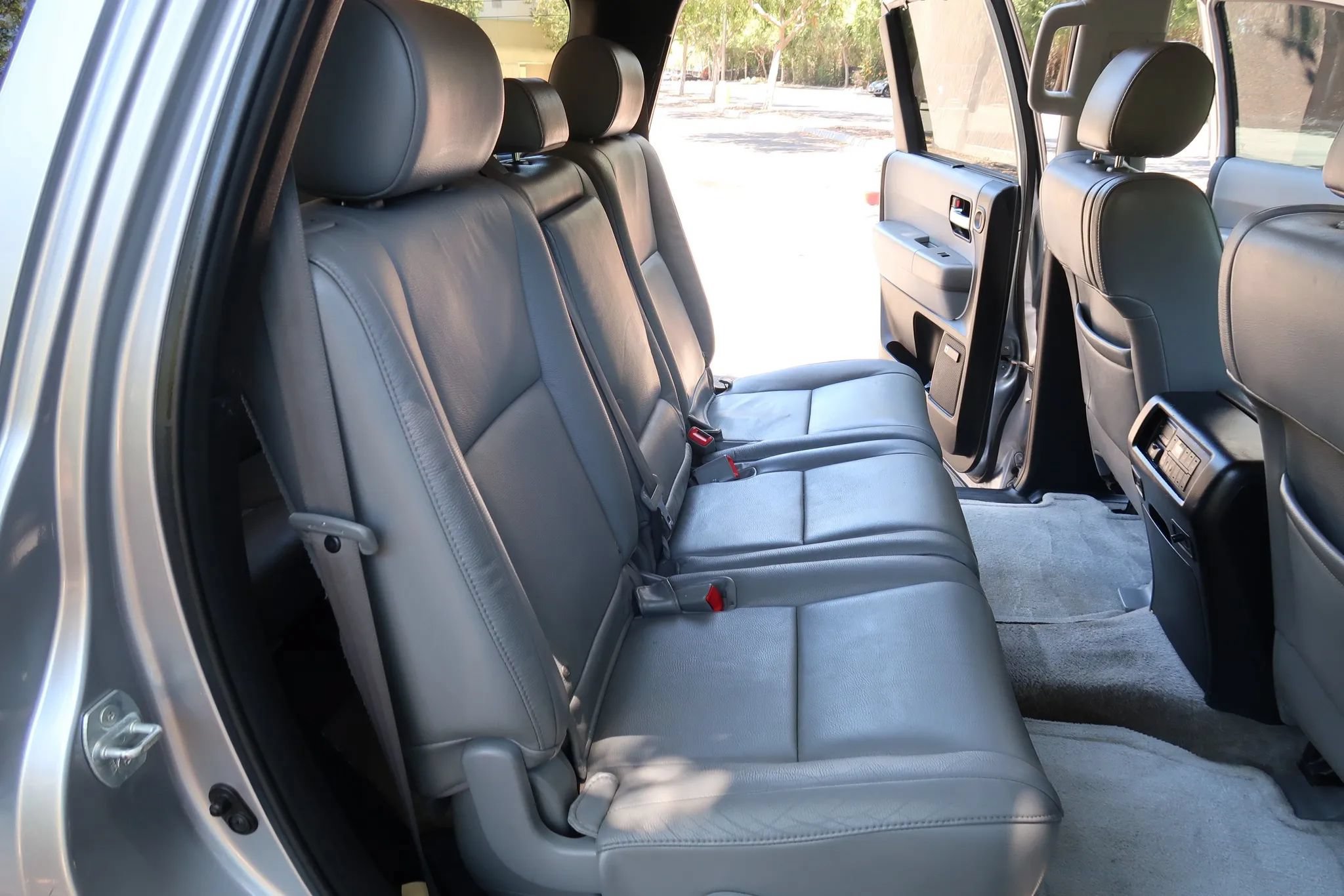 Used 2010 Toyota Sequoia Limited RWD image 19