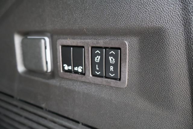 Used 2023 Chevrolet Tahoe LT w/ LT Signature Plus Package image 8