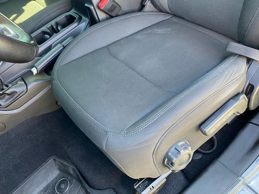 Used 2020 Jeep Wrangler Unlimited Sahara image 24