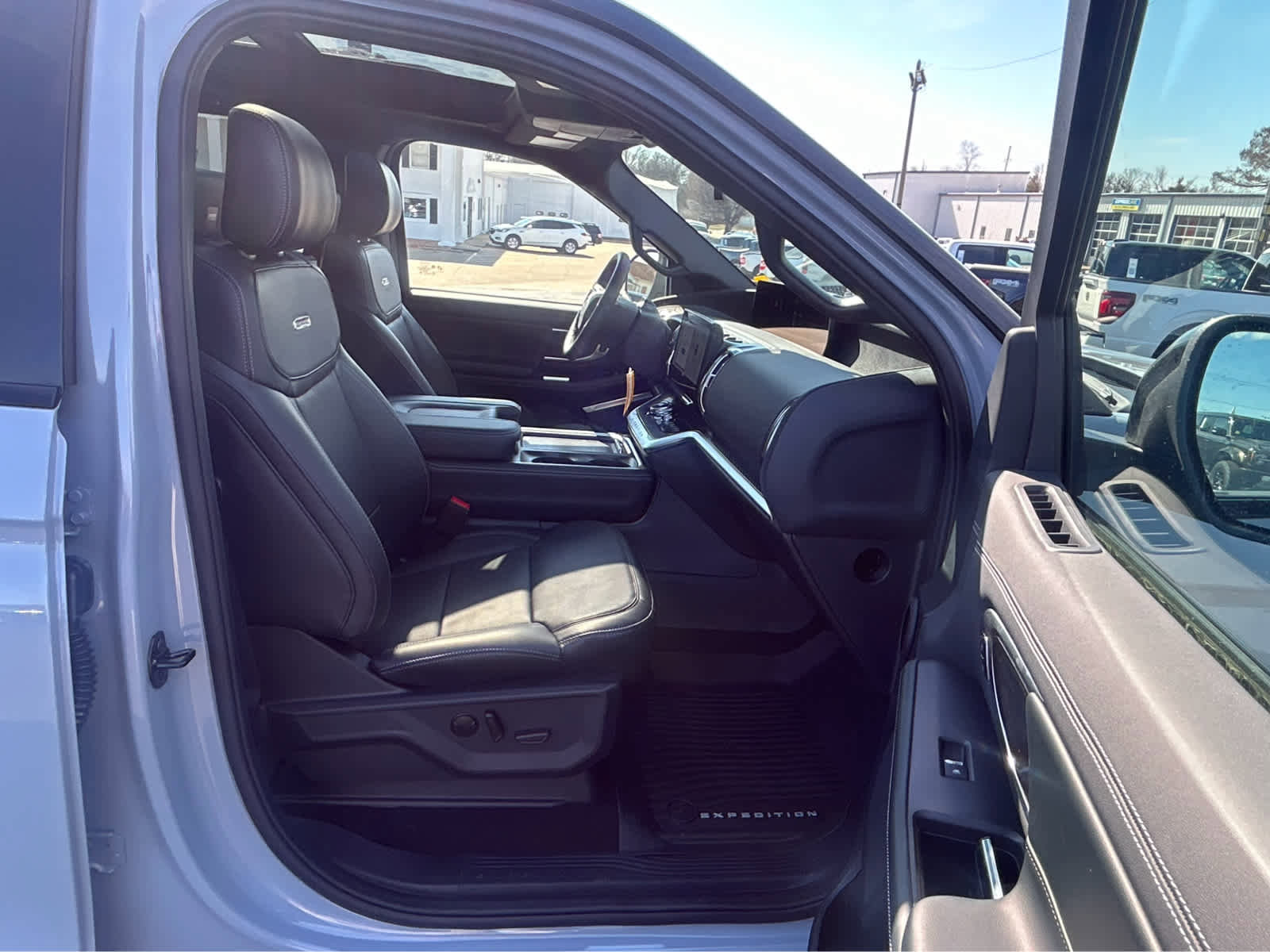 New 2026 Ford Expedition Platinum w/ Stealth Performance Package image 23