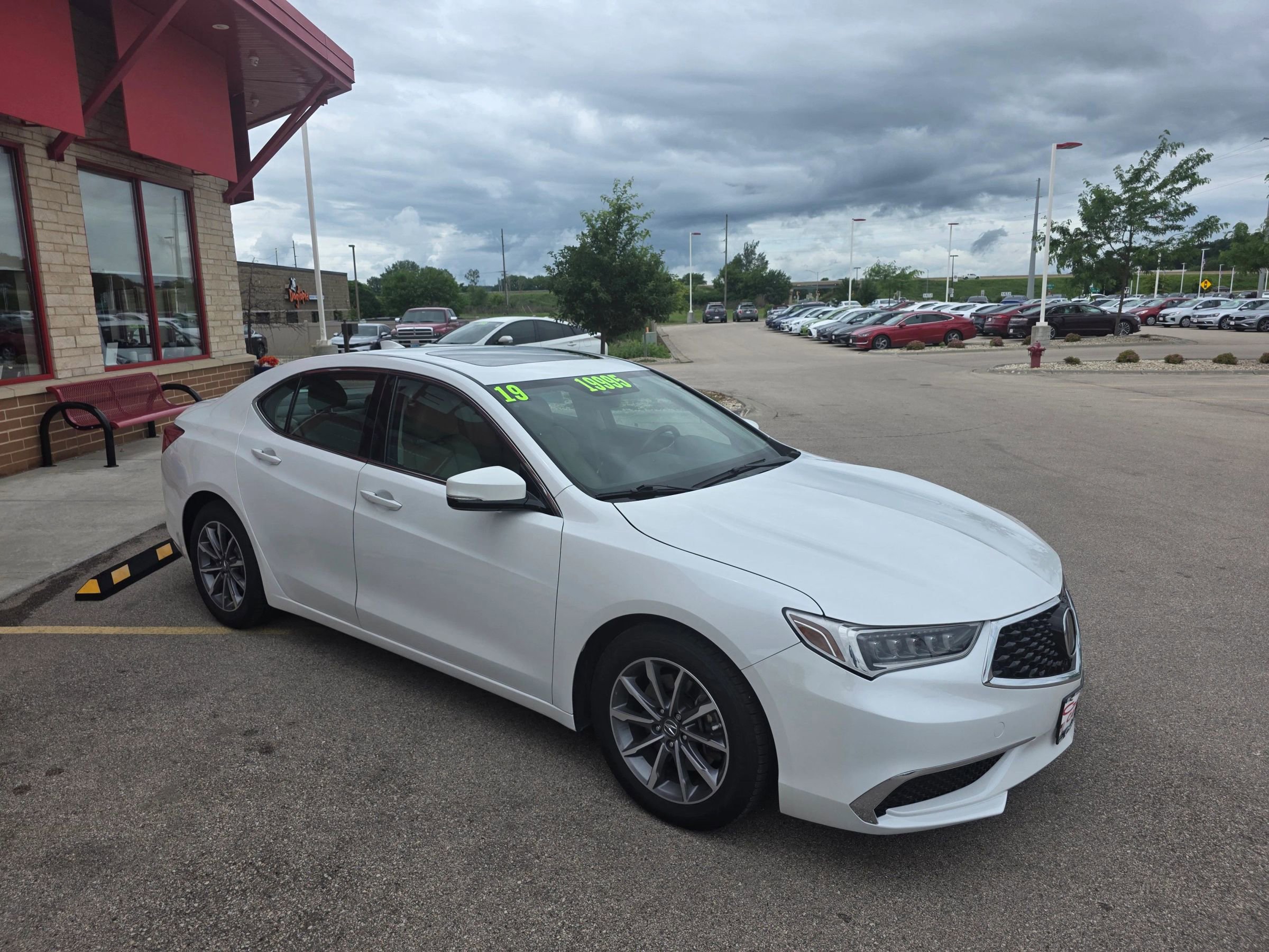 Used 2019 Acura TLX image 3
