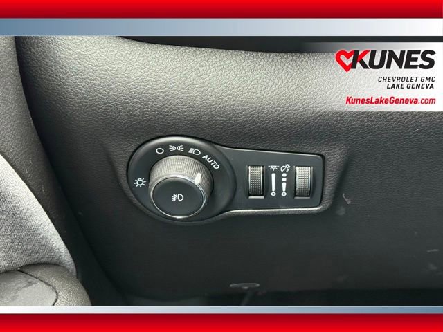 Used 2025 Jeep Compass Latitude image 25