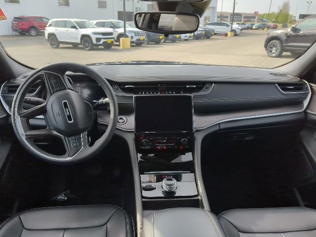 Used 2024 Jeep Grand Cherokee Limited w/ Trailer Tow Package AWD/4WD image 3