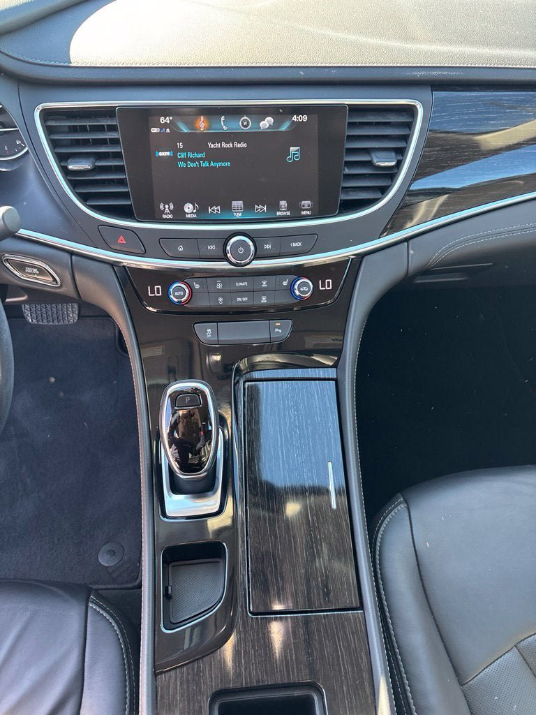Used 2019 Buick LaCrosse Essence FWD image 17