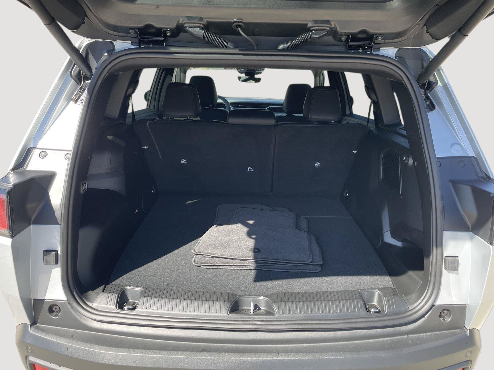 Used 2026 Jeep Cherokee Limited AWD/4WD image 7