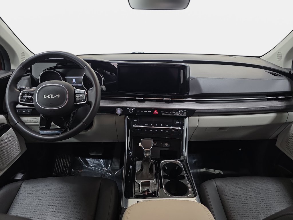 Used 2024 Kia Carnival EX FWD image 10