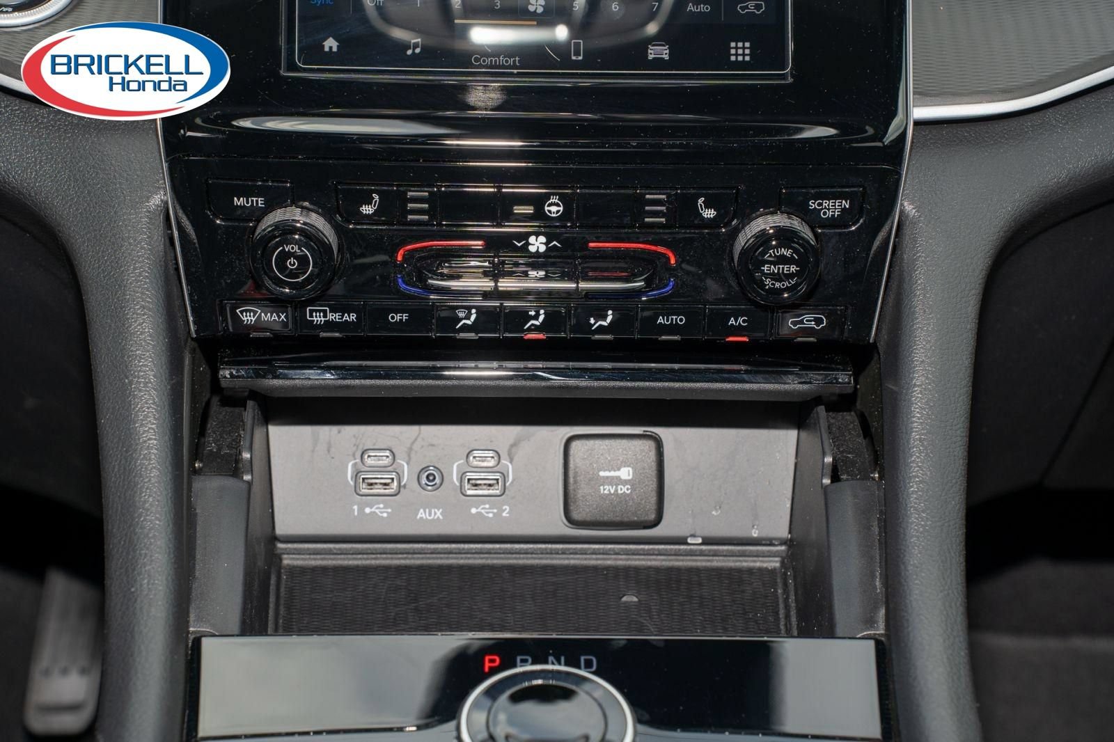 Used 2025 Jeep Grand Cherokee Laredo w/ Luxury Tech Group I RWD image 24