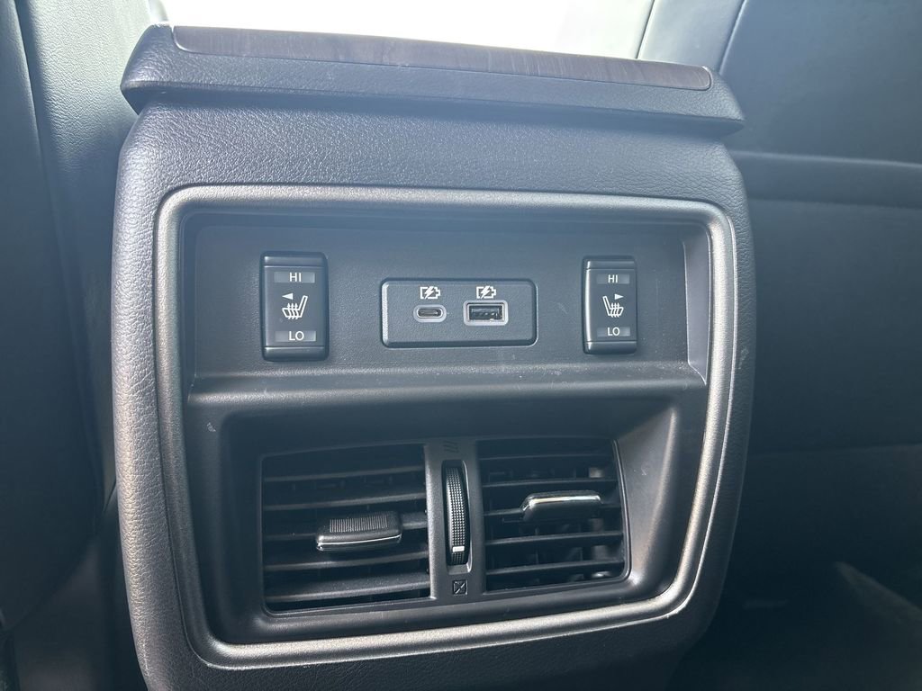 Certified 2024 Nissan Murano Platinum w/ Cargo Package image 18