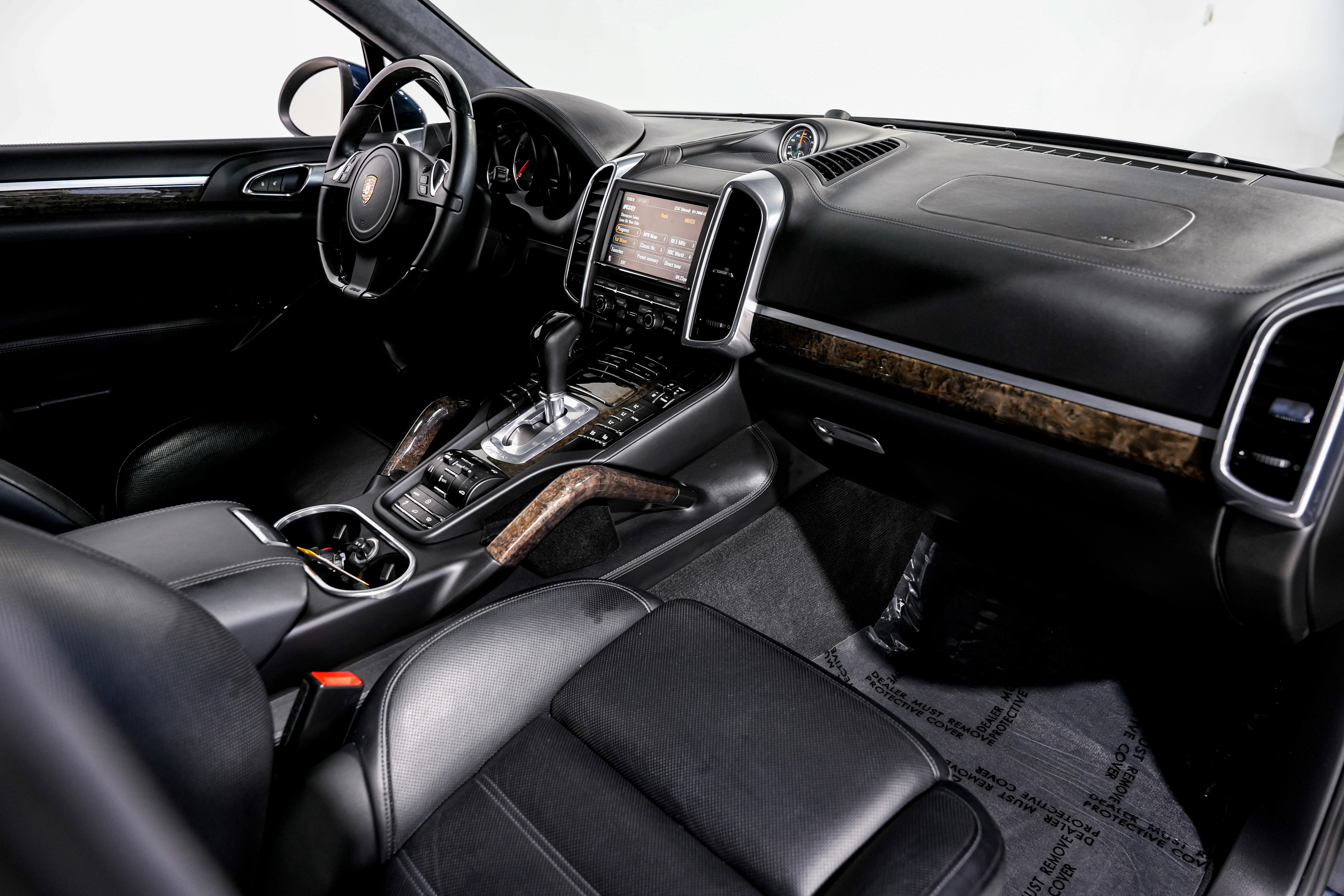 Used 2012 Porsche Cayenne Turbo image 27